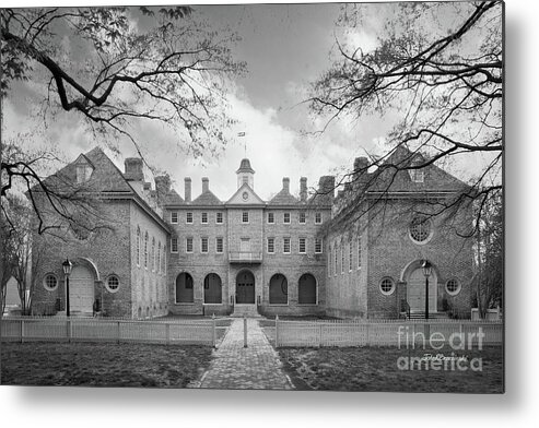 William And Mary Metal Print featuring the photograph William and Mary Wren Building Courtyard by University Icons