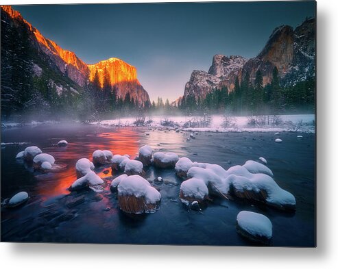 Sunset Metal Print featuring the photograph Yosemite Sunset by Henry w Liu