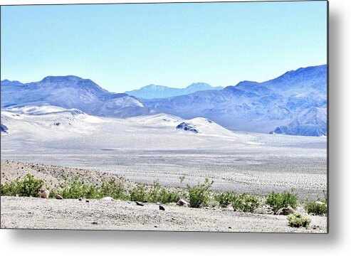 Mountains Metal Print featuring the photograph Desert White #1 by Marilyn Diaz