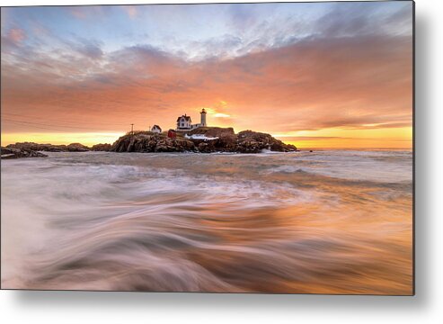 Nubble Lighthouse Metal Print featuring the photograph Nubble Lighthouse by Rob Davies