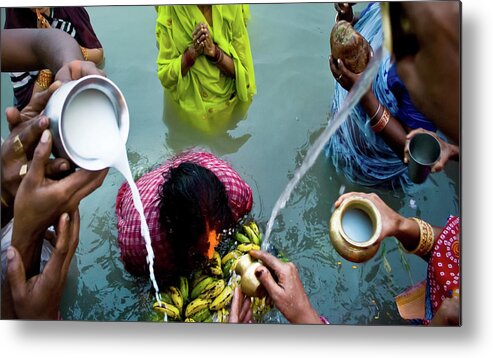 Hinduism Metal Print featuring the photograph Devotees Pouring Water And Milk On Woman by Subir Basak