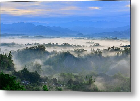 Scenics Metal Print featuring the photograph Diffuse clouds by Taiwan Nans0410