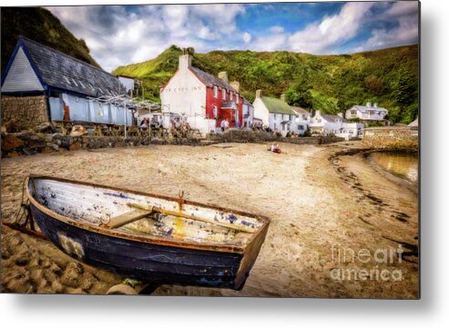 Ty Coch Metal Print featuring the photograph Ty Coch Inn Morfa Nefyn by Adrian Evans