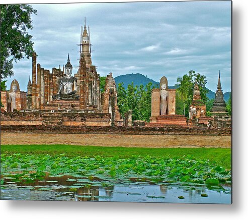 Buddhas At Wat Mahathat In 13th Century Sukhothai Historical Park Metal Print featuring the photograph Buddhas at Wat Mahathat in 13th Century Sukhothai Historical Park-Thailand by Ruth Hager