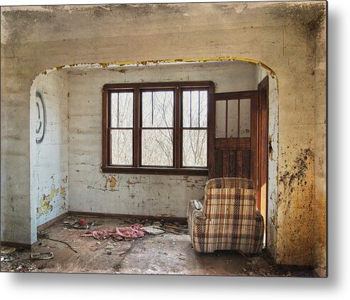 Old House Metal Print featuring the photograph Happy Broken Home by J C