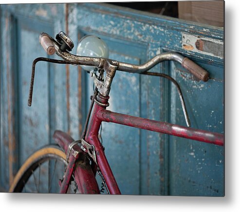 Handle Metal Print featuring the photograph Madrid Bike by Sara Fernandez