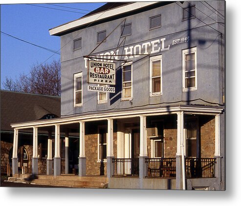 Scenic Tours Metal Print featuring the photograph Union Hotel by Skip Willits