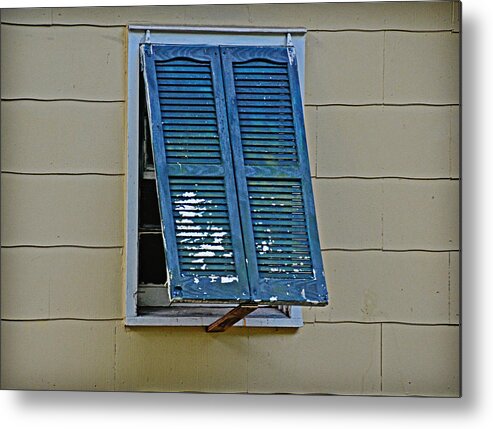 Shutter Metal Print featuring the photograph Waitin' for the Wind by Linda Brown