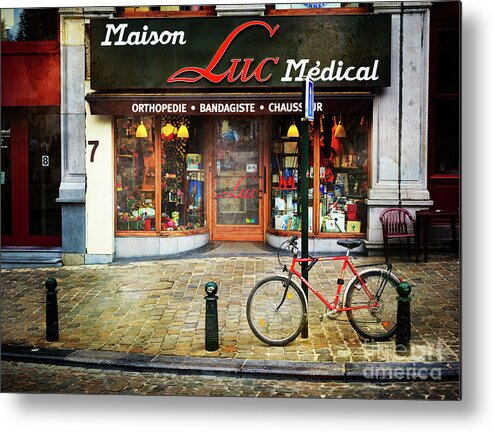 Bicycle Metal Print featuring the photograph Maison Luc Bicycle by Craig J Satterlee