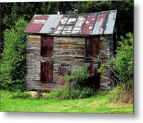 Abandoned Buildings Metal Print featuring the photograph Nobody's Home by Linda Stern