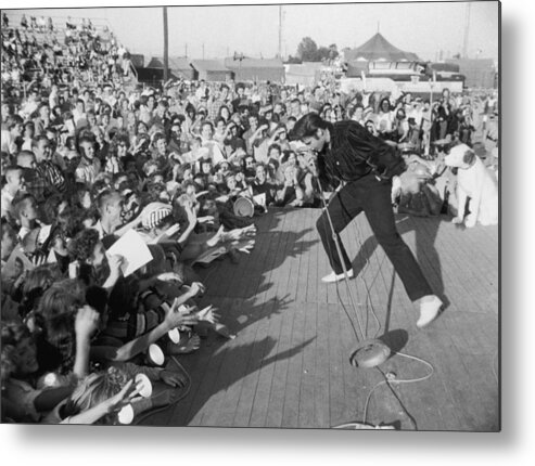 Rock And Roll Metal Print featuring the photograph Presley Performs by Hulton Archive