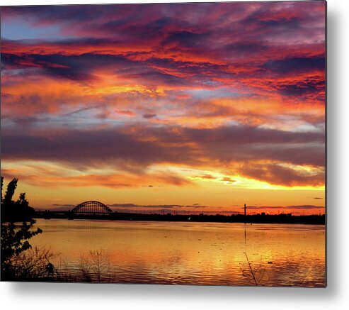 Sunsets Metal Print featuring the photograph Sunset on the Delaware No. Two by Linda Stern