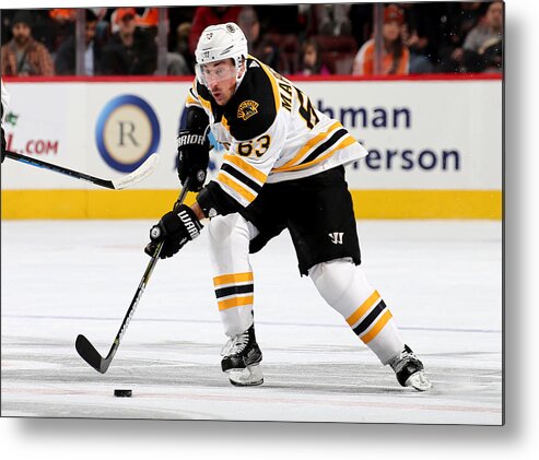 People Metal Print featuring the photograph Boston Bruins v Philadelphia Flyers #4 by Elsa