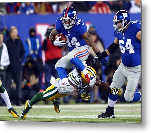 Catching Metal Print featuring the photograph Green Bay Packers v New York Giants #6 by Al Bello