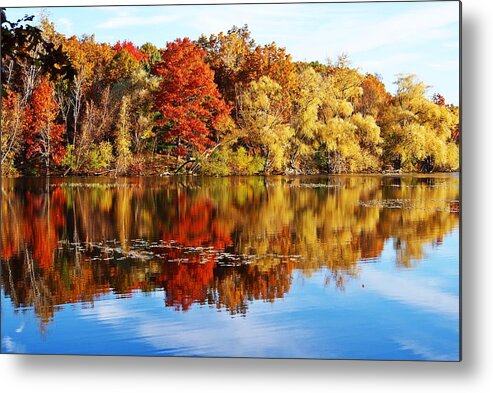 Horn Pond Metal Print featuring the photograph Autumn at Horn Pond by Joe Faherty