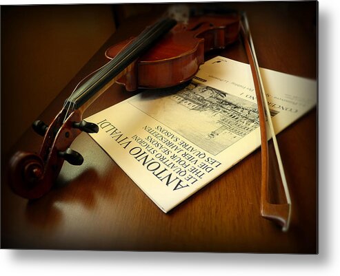 Violin Metal Print featuring the photograph Broken String by Lucinda Walter