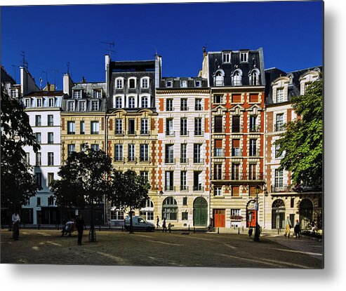Built Structure Metal Print featuring the photograph Cite Island In Paris, France by Bruno De Hogues