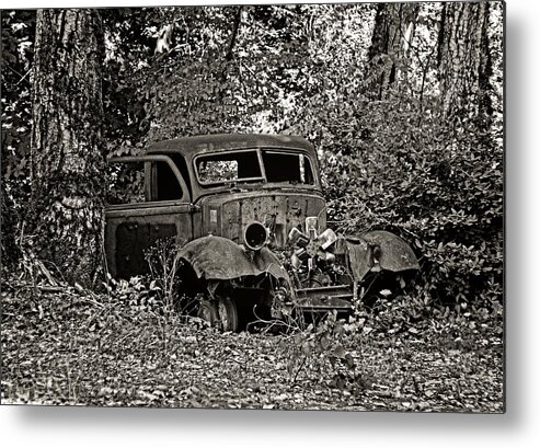 Old Truck Metal Print featuring the photograph Diamond T by Betty Depee