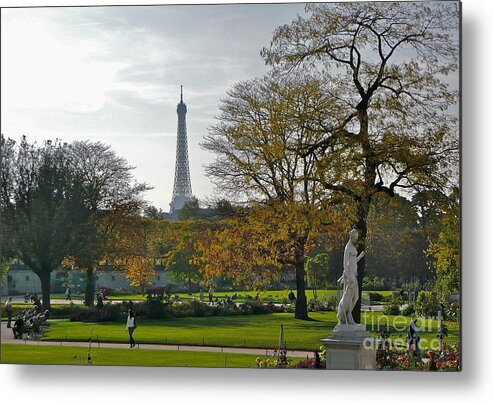 Eiffel Tower Metal Print featuring the photograph Eye Full in Jardin de Tuileries by Amy Fearn