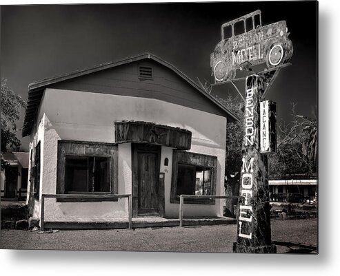 Brooding Metal Print featuring the photograph Haunted Benson Motel by Dave Dilli