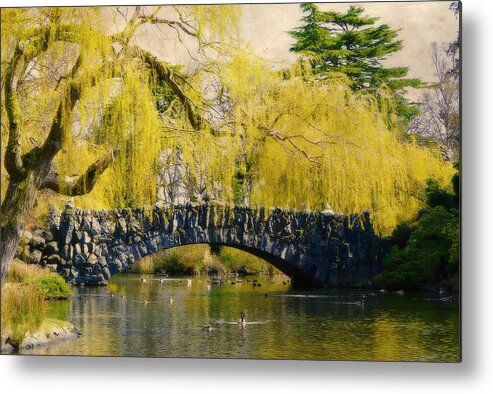 Stone Bridge Metal Print featuring the photograph Springtime in Victoria by Marilyn Wilson