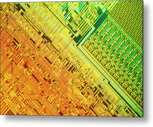 Light Micrograph Metal Print featuring the photograph Surface Of Microchip by Astrid & Hanns-frieder Michler/science Photo Library