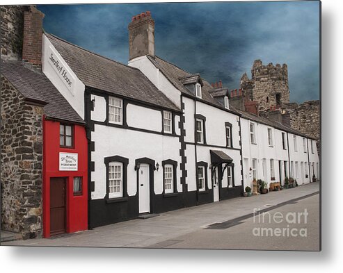 Architecture Metal Print featuring the photograph The Smallest House in Great Britain by Juli Scalzi