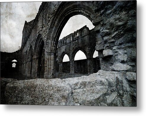 Abbey Metal Print featuring the photograph Sweetheart Abbey by Laura Melis