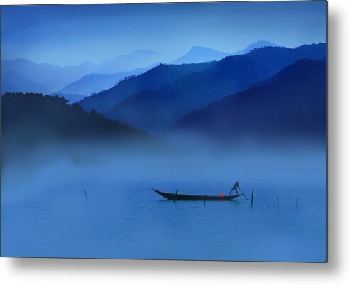 Landscape Metal Print featuring the photograph An Evening In Mountains by Swarnendu Ghosh