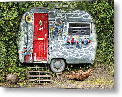 Caravan Metal Print featuring the photograph Living In Art by Meirion Matthias