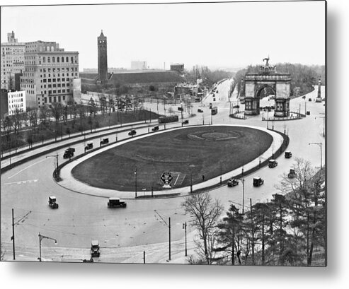 1920s Metal Print featuring the photograph Prospect Park Plaza by Underwood Archives