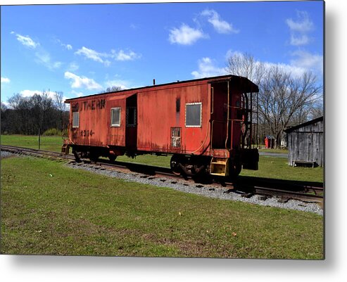 Caboose Metal Print featuring the photograph Southern Railroad Caboose 001 by George Bostian