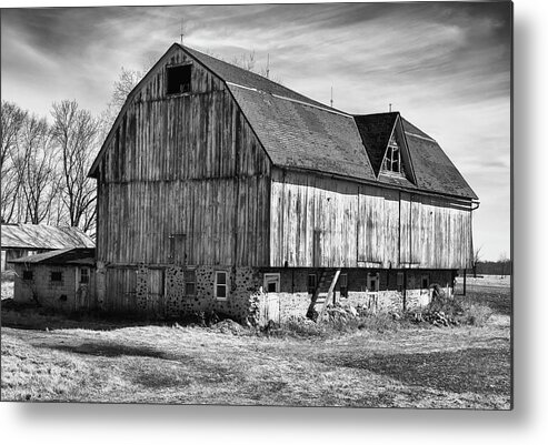 Monochrome Metal Print featuring the photograph The Old Barn by John Roach
