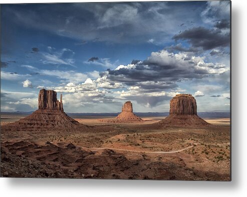 Arizona Metal Print featuring the photograph Valley View by Robert Fawcett