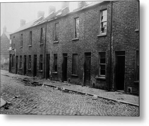 Belfast Metal Print featuring the photograph Belfast Slum by Topical Press Agency