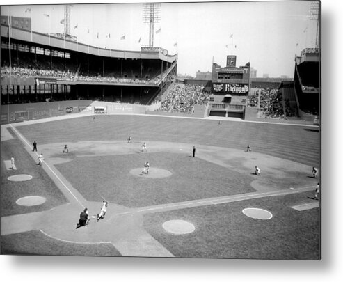 American League Baseball Metal Print featuring the photograph The Boston Braves And The New York Mets by New York Daily News Archive