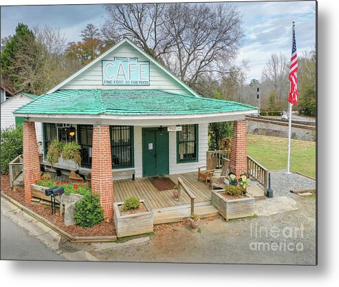 Whistle Stop Cafe Fried Green Tomatoes Metal Print featuring the photograph Whistle Stop Cafe Fried Green Tomatoes by Dustin K Ryan