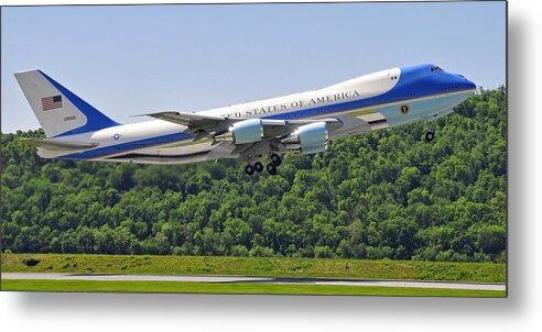 Air Force 1 Metal Print featuring the photograph Boeing Vc-25a by Dan Myers