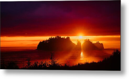 Washington Landscapes Metal Print featuring the photograph Renaldo Beach Sunset by Wendell Thompson