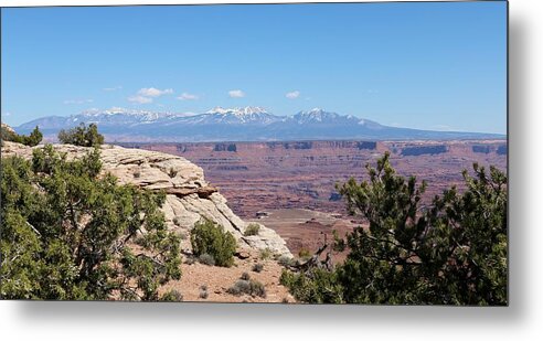 Canyonlands National Park Metal Print featuring the photograph Canyonlands View - 2 #1 by Christy Pooschke