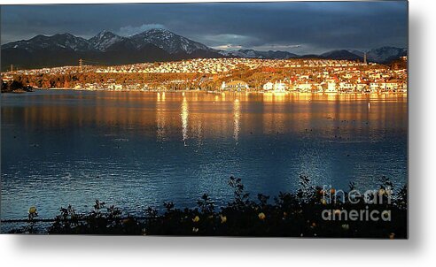 Southern California Metal Print featuring the photograph Lake Mission Viejo Winter Sunset by Brian Watt