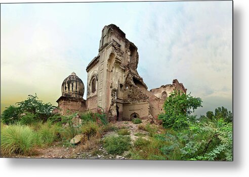 Grass Metal Print featuring the photograph Ruins Of Gurdwara by Haseeb Ahmed Khan