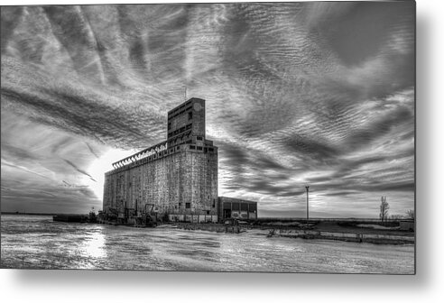 Buffalo Metal Print featuring the photograph Cargill Sunset in B/W by Guy Whiteley