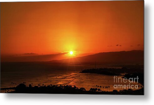 Sunset Metal Print featuring the photograph Hawaiian Sunset by Sue Melvin