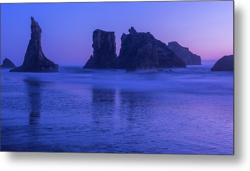 Bandon Metal Print featuring the photograph Seastack Sunset in Bandon by Brenda Jacobs