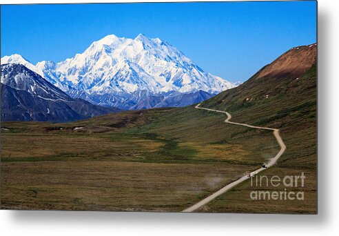 Mount Mckinley Metal Print featuring the photograph To Mount Mckinley by Robert Pilkington