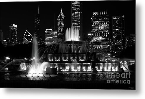 Buckingham Metal Print featuring the photograph Buckingham Fountain Chicago Grayscale by Jennifer White