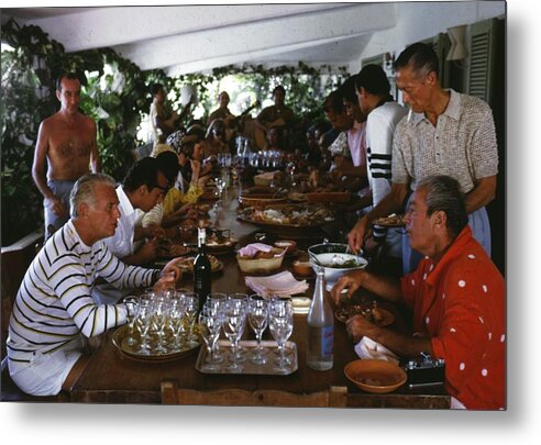 Crowd Metal Print featuring the photograph Acapulco Lunch by Slim Aarons