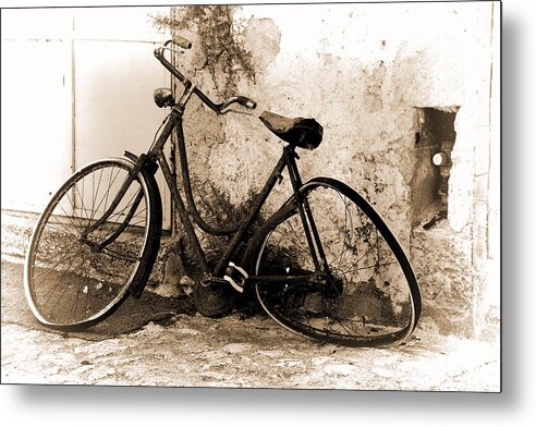 Bicycle Metal Print featuring the photograph La Bicicletta by Oscar Alvarez Jr