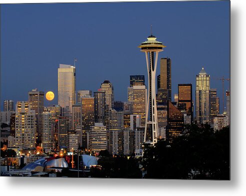Seattle Metal Print featuring the photograph Full moon rising A059 by Yoshiki Nakamura